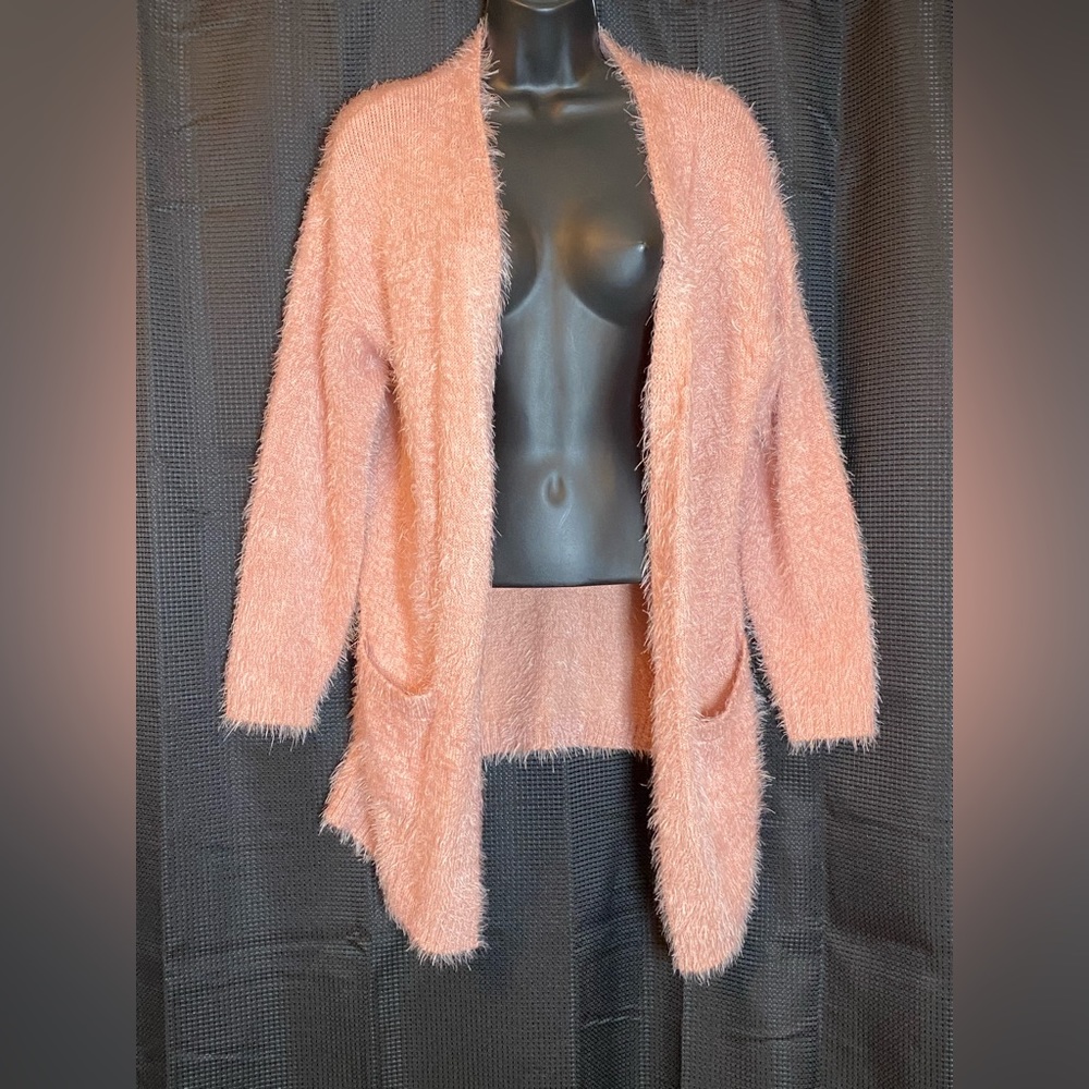 Chelsea & Theodore Misty Rose Cardigan with pockets. EUC! Size Medium
